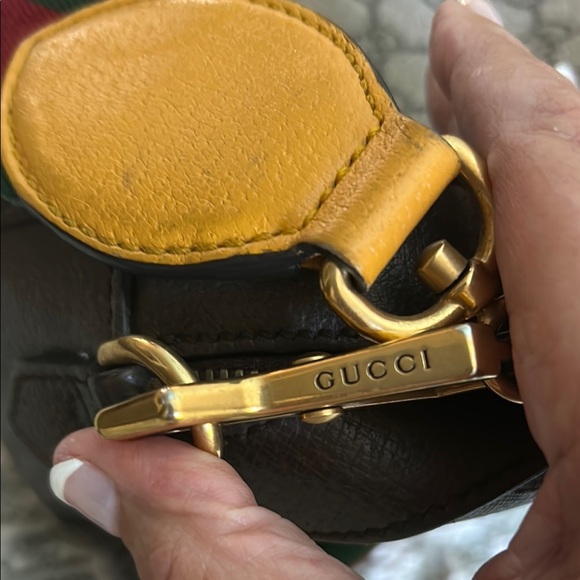 Gucci Beige Crossbody Bag with Gold and Green-Red Strap - Picture 8 of 8
